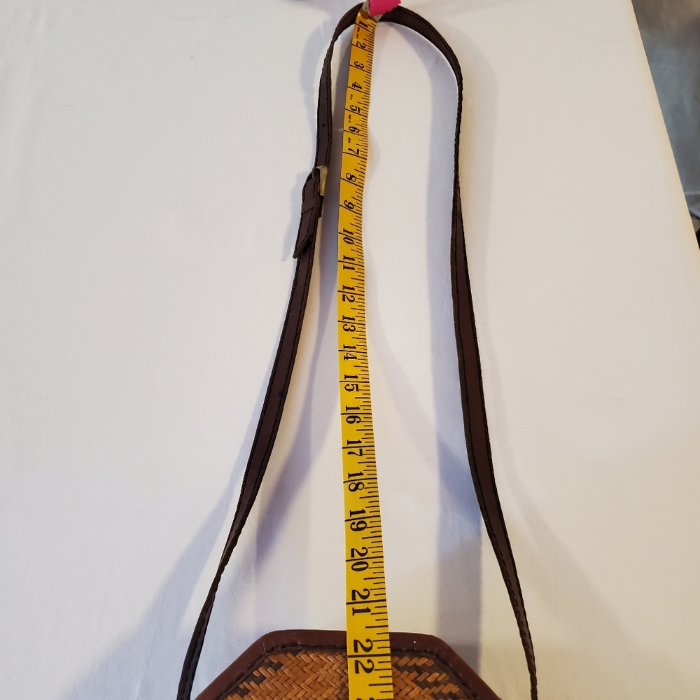 Lined Vintage Woven Crossbody Bag - Picture 8 of 14